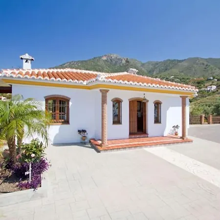 Holiday home Maravillosa Con Piscina En Ax-38f