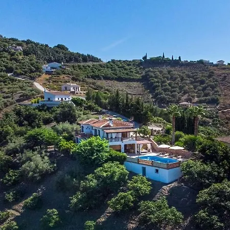 Maravillosa Con Piscina En Ax-38f Holiday home