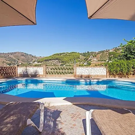 Maravillosa Con Piscina En Ax-38f *